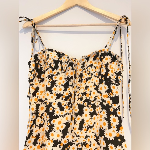 FLOWER PRINTED DRESS (LONG WEEKEND SALE) - Picture 5 of 5